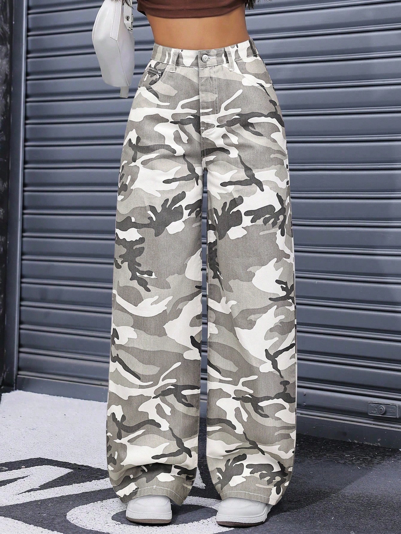 Camouflage print wide-leg jeans